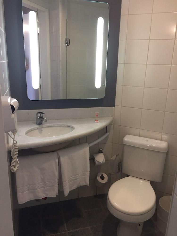 Готель Ibis Vitoria Aeroporto Екстер'єр фото