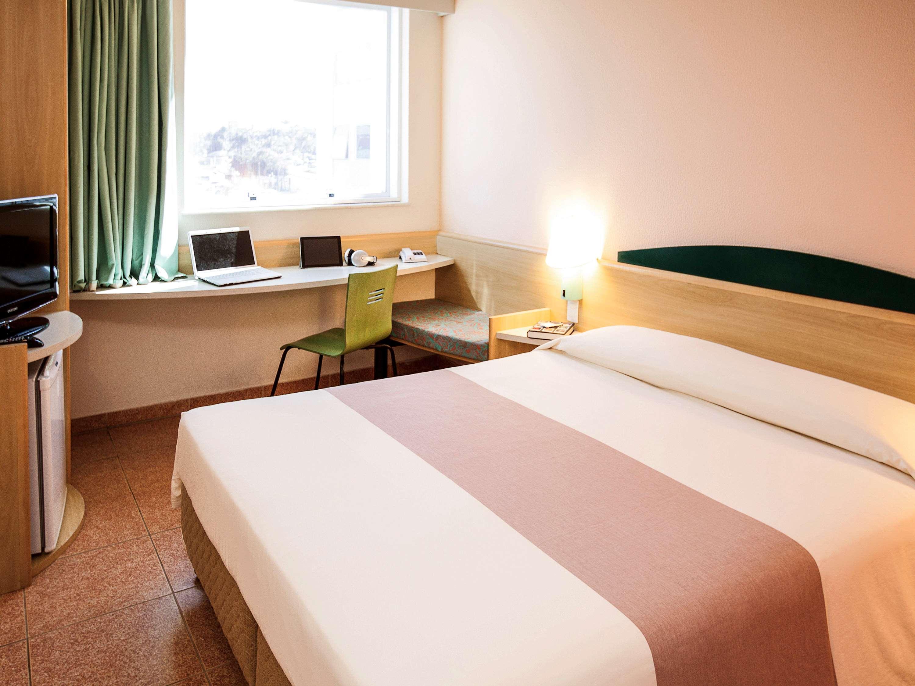 Готель Ibis Vitoria Aeroporto Екстер'єр фото