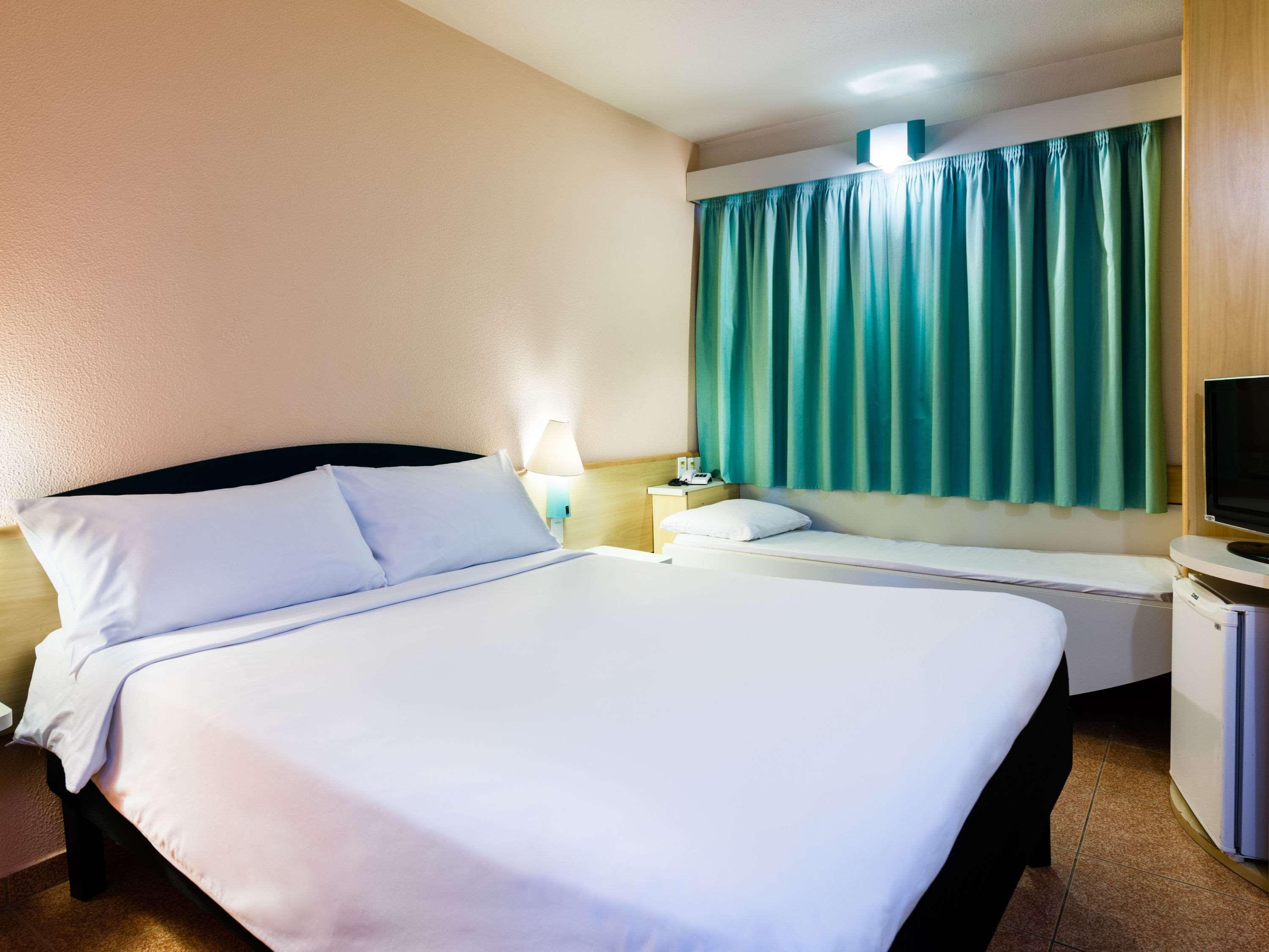 Готель Ibis Vitoria Aeroporto Екстер'єр фото