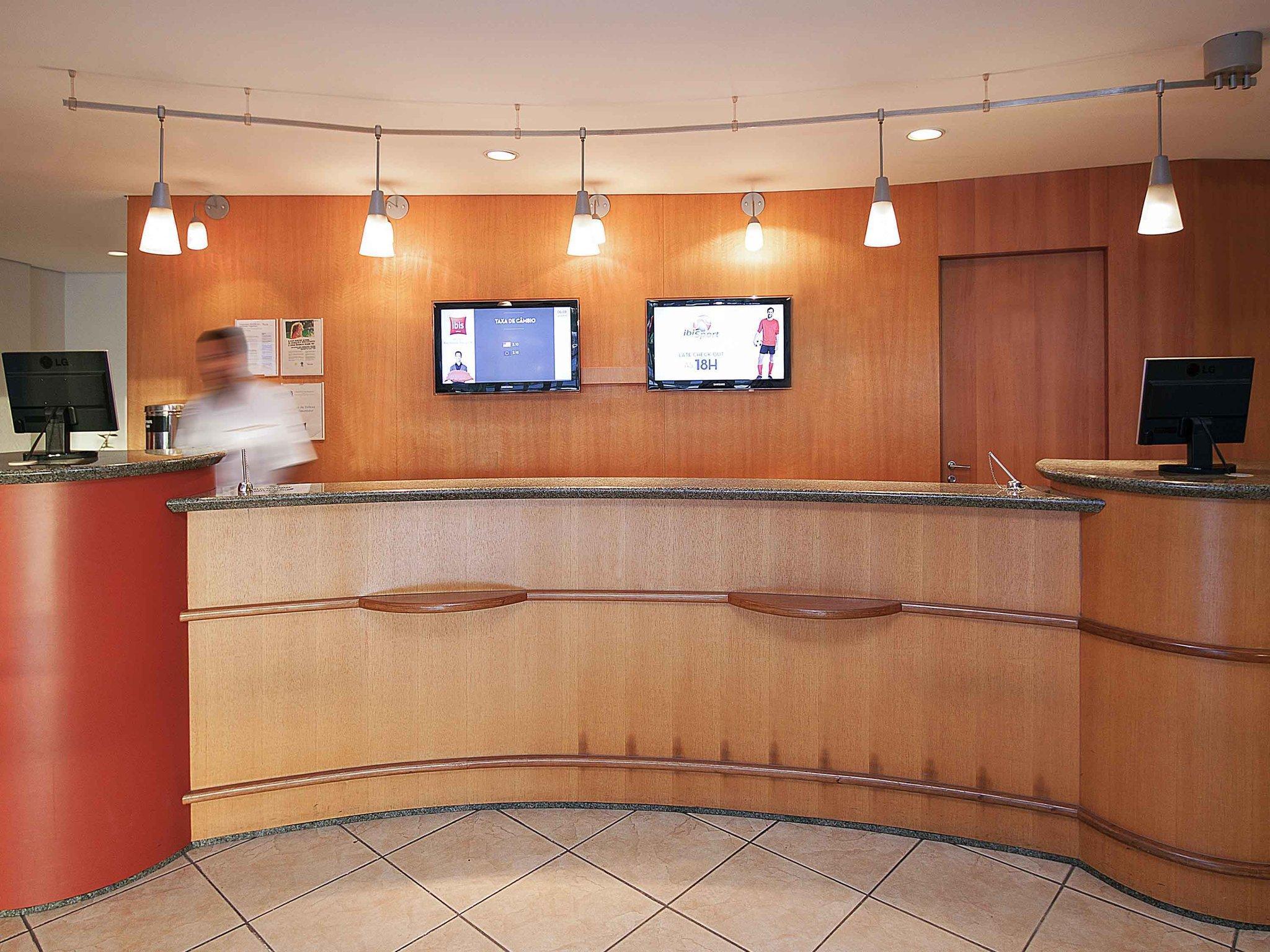 Готель Ibis Vitoria Aeroporto Екстер'єр фото
