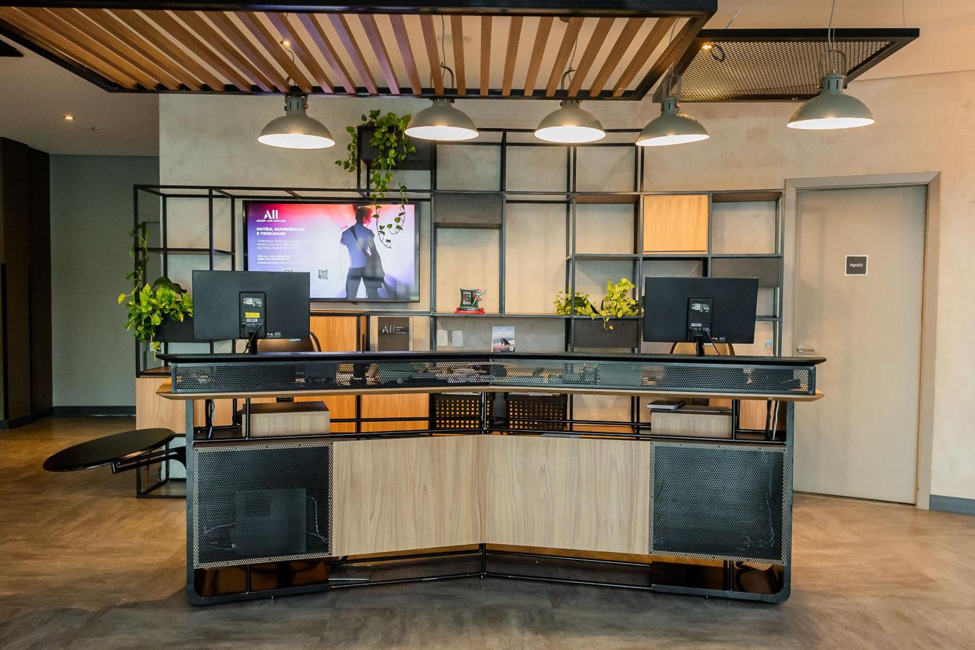 Готель Ibis Vitoria Aeroporto Екстер'єр фото