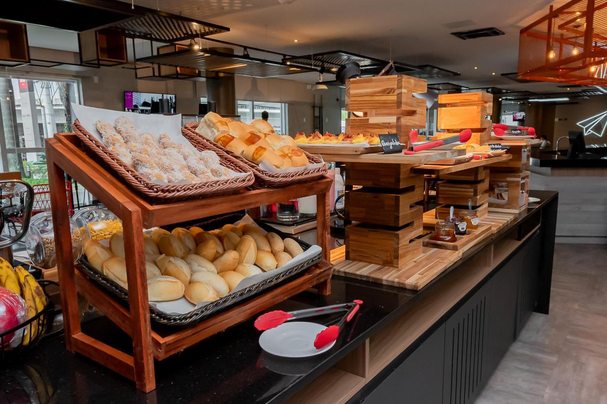 Готель Ibis Vitoria Aeroporto Екстер'єр фото